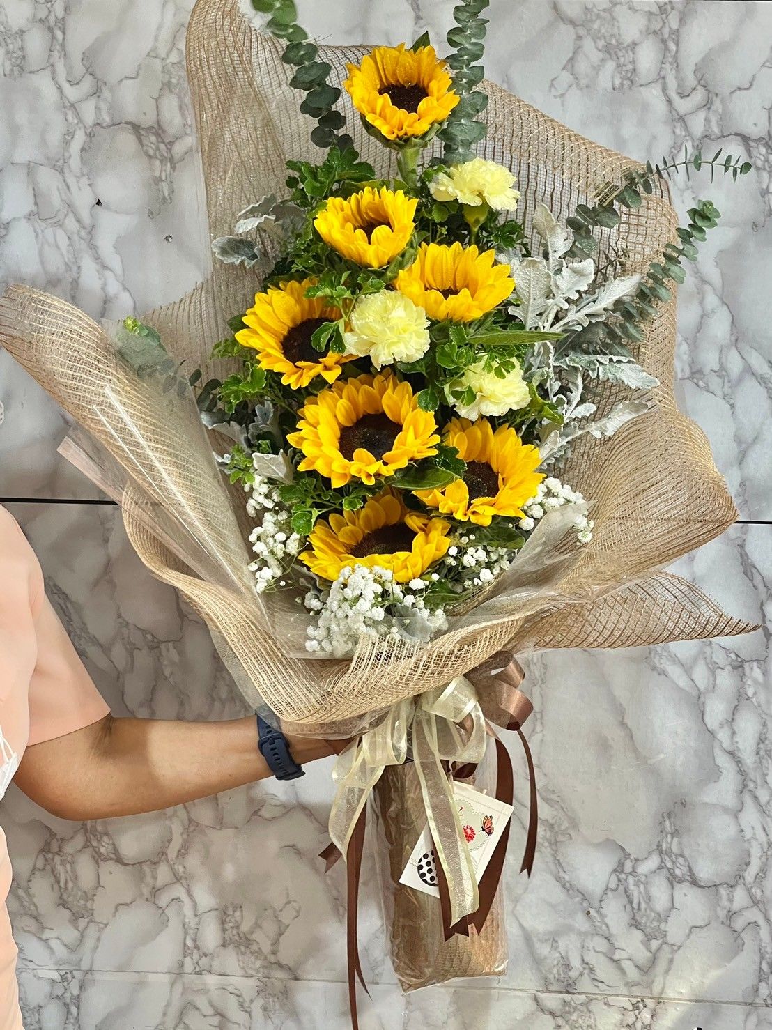 ช่อทานตะวัน ห่อด้วยกระดาษป่านสีน้ำตาล