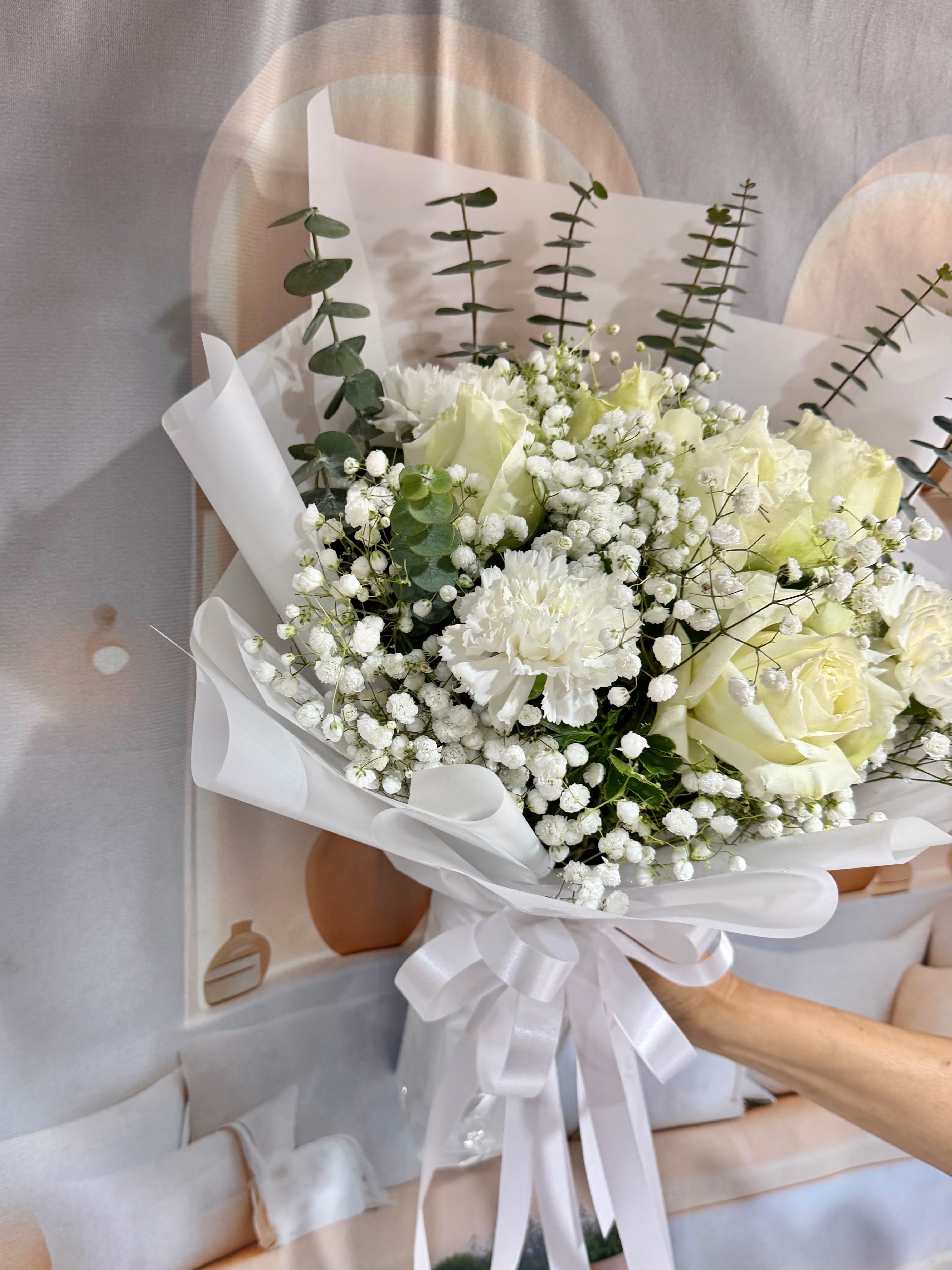 Thumbnails of White rose with white carnation